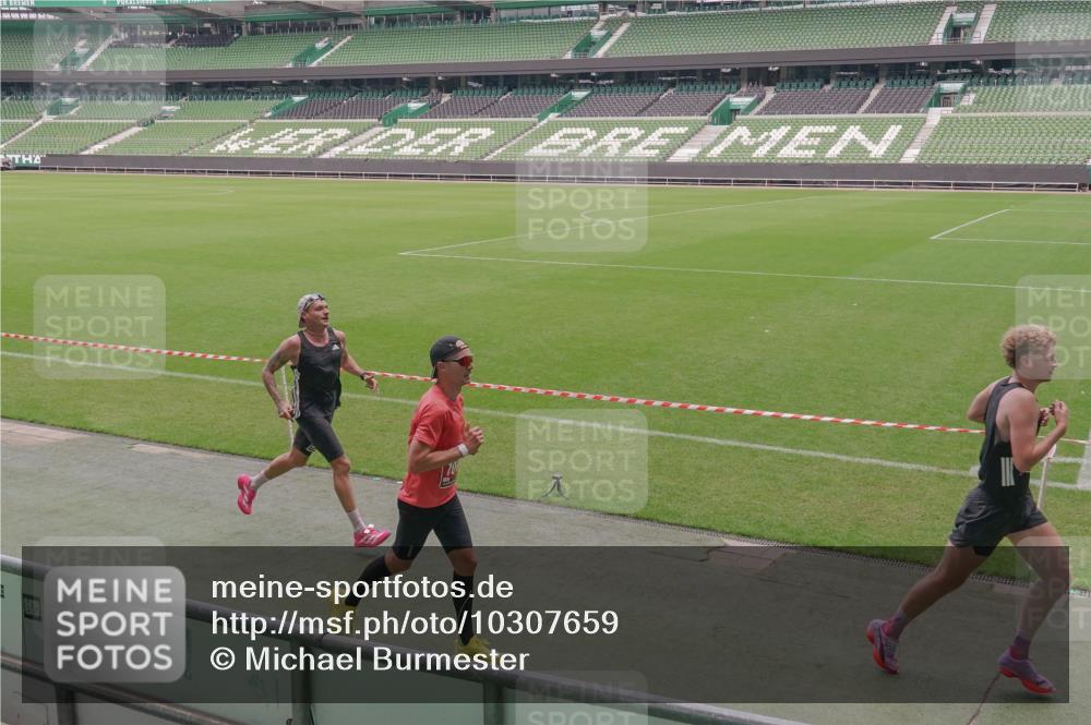 13.09.2026 - 21. swb-Marathon Bremen Michael Burmester http://msf.ph/oto/10307659 13.09.2026 12:37:29 Laufen im Stadion 346, 365, 466, 658, 850, 895, 1090, 1118, 1288, 1385, 1485, 1583, 1604, 1754, 2073, 2141, 2585, 2670, 3617, 7244, 7650, 7768, 8075, 8077, 8081, 8729, 9522, 9617, 250, 272, 299, 525, 919, 1089, 1212, 2072, 5428, 7741 meine-sportfotos.de