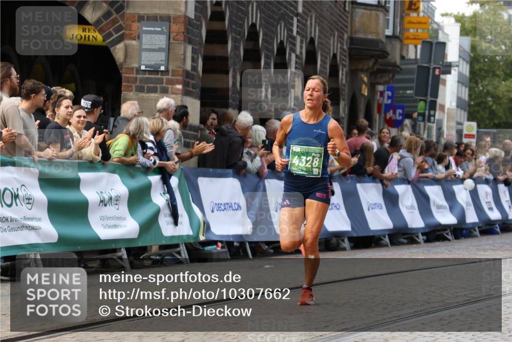 13.09.2026 - 21. swb-Marathon Bremen Strokosch-Dieckow http://msf.ph/oto/10307662 13.09.2026 13:01:16 Ziel 6359, 8749, 9849, 1411, 4118, 4328, 5996, 13063 meine-sportfotos.de