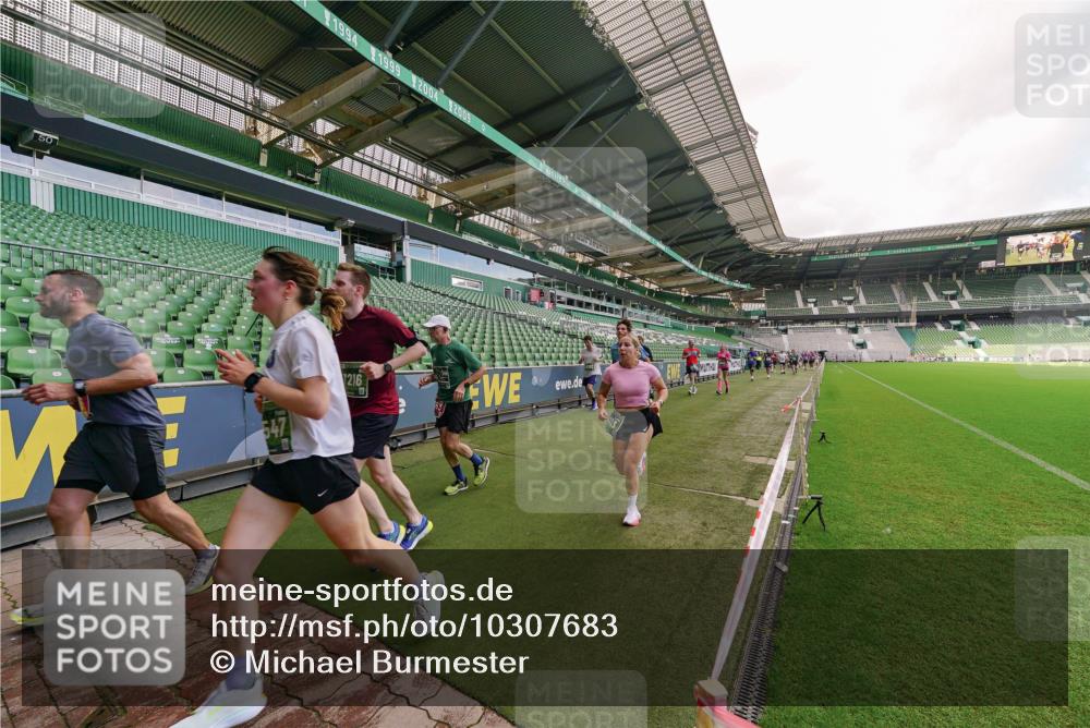 13.09.2026 - 21. swb-Marathon Bremen Michael Burmester http://msf.ph/oto/10307683 13.09.2026 13:02:25 Laufen im Stadion 150, 282, 318, 440, 531, 722, 930, 936, 946, 1006, 1014, 1067, 1163, 1250, 1436, 1448, 1460, 1582, 1611, 1896, 2033, 2047, 2062, 2276, 2292, 2345, 2364, 2370, 2378, 2421, 2491, 2513, 2561, 2627, 2638, 2666, 2668, 2779, 2900, 2987, 3013, 3044, 3114, 3135, 3163, 3164, 3187, 3248, 3258, 3294, 3334, 3372, 3374, 3375, 3392, 3460, 3496, 3526, 3527, 3576, 3585, 3603, 3667, 3721, 3806, 3852, 3893, 3938, 3970, 3983, 4000, 4077, 4133, 4506, 4558 meine-sportfotos.de