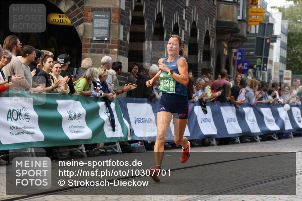 13.09.2026 - 21. swb-Marathon Bremen Strokosch-Dieckow http://msf.ph/oto/10307701 13.09.2026 13:01:16 Ziel 6359, 8749, 9849, 1411, 4118, 4328, 5996, 13063 meine-sportfotos.de