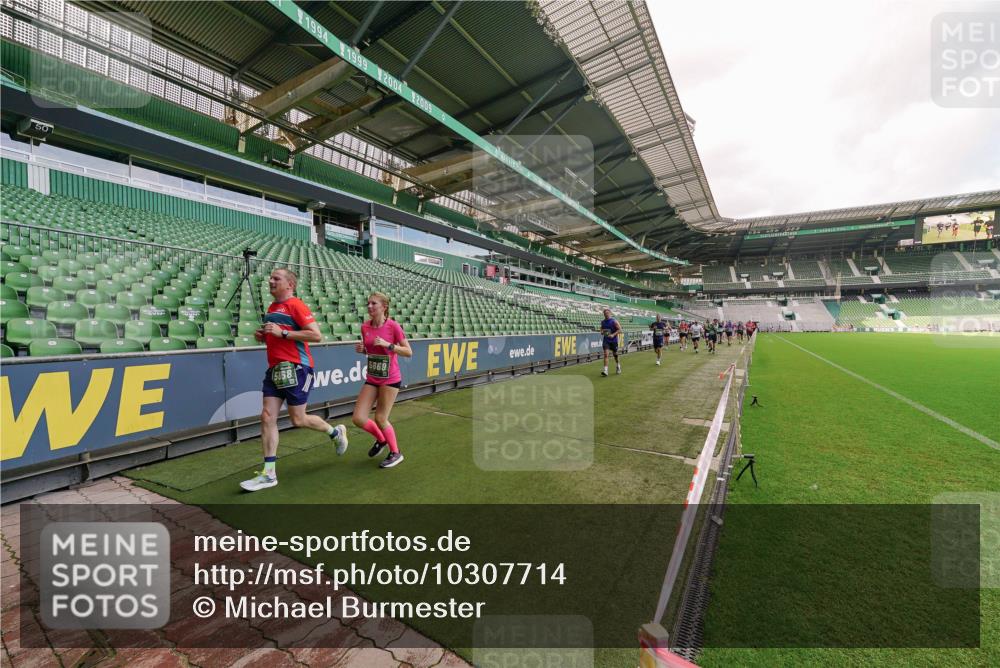 13.09.2026 - 21. swb-Marathon Bremen Michael Burmester http://msf.ph/oto/10307714 13.09.2026 13:02:30 Laufen im Stadion 150, 282, 318, 440, 531, 722, 762, 930, 936, 946, 1006, 1014, 1067, 1163, 1250, 1436, 1448, 1460, 1582, 1611, 1896, 2033, 2047, 2062, 2276, 2292, 2345, 2364, 2370, 2378, 2421, 2491, 2513, 2627, 2638, 2666, 2668, 2779, 2900, 2987, 3013, 3044, 3114, 3135, 3163, 3164, 3187, 3248, 3258, 3294, 3334, 3360, 3372, 3374, 3375, 3392, 3460, 3496, 3526, 3527, 3576, 3585, 3603, 3667, 3721, 3806, 3852, 3893, 3938, 3970, 3983, 4000, 4077, 4133, 4506, 4558 meine-sportfotos.de