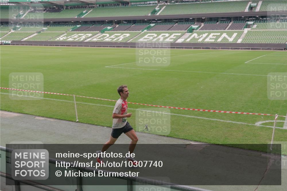 13.09.2026 - 21. swb-Marathon Bremen Michael Burmester http://msf.ph/oto/10307740 13.09.2026 12:37:44 Laufen im Stadion 346, 365, 466, 658, 895, 1090, 1118, 1288, 1385, 1485, 1583, 1604, 1754, 2073, 2141, 2352, 2585, 2670, 3080, 3606, 3617, 6112, 7244, 7650, 7768, 8077, 8081, 8729, 9399, 9522, 9617, 250, 272, 299, 525, 919, 1089, 1212, 2072, 5428, 7741 meine-sportfotos.de