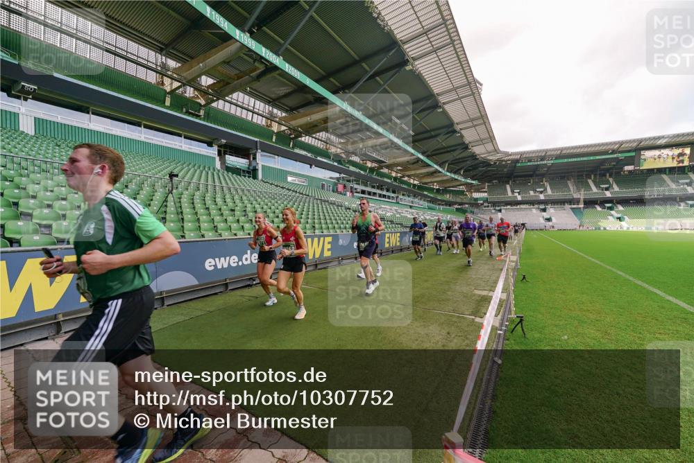 13.09.2026 - 21. swb-Marathon Bremen Michael Burmester http://msf.ph/oto/10307752 13.09.2026 13:02:37 Laufen im Stadion 150, 282, 531, 722, 762, 930, 936, 940, 946, 1006, 1014, 1067, 1163, 1250, 1436, 1448, 1460, 1582, 1611, 1896, 2033, 2047, 2062, 2276, 2292, 2345, 2364, 2378, 2421, 2491, 2513, 2638, 2666, 2668, 2779, 2900, 2987, 3013, 3044, 3114, 3135, 3163, 3164, 3187, 3248, 3258, 3294, 3334, 3360, 3372, 3374, 3375, 3392, 3460, 3496, 3526, 3527, 3576, 3585, 3603, 3667, 3721, 3806, 3846, 3852, 3893, 3938, 3970, 3983, 4000, 4077, 4133, 4506, 4558 meine-sportfotos.de