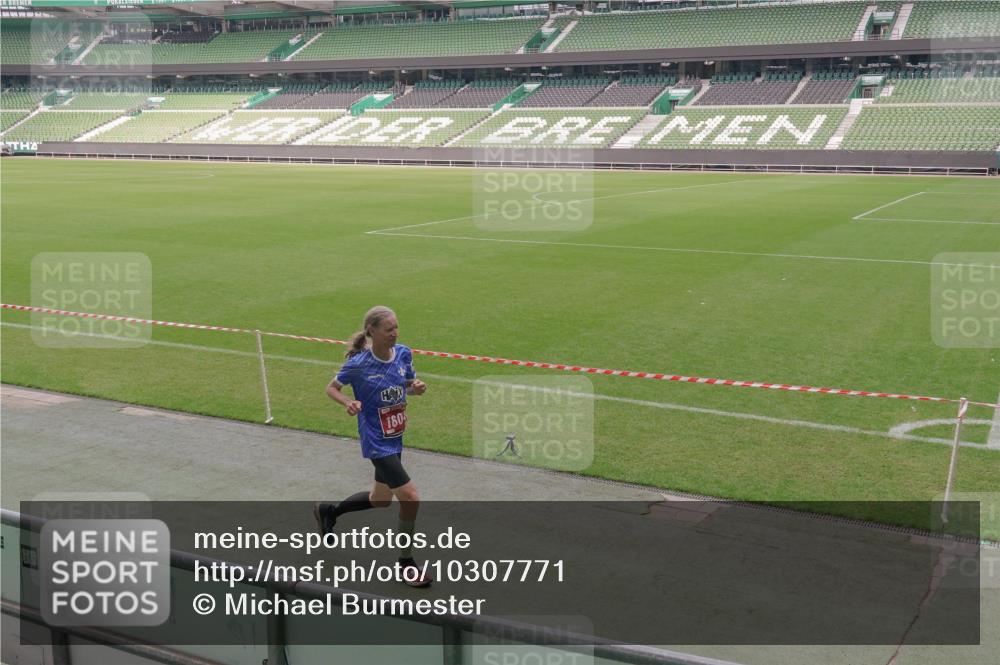 13.09.2026 - 21. swb-Marathon Bremen Michael Burmester http://msf.ph/oto/10307771 13.09.2026 12:37:59 Laufen im Stadion 277, 346, 466, 658, 895, 901, 1090, 1118, 1320, 1323, 1385, 1485, 1583, 1604, 1754, 1911, 2073, 2141, 2352, 2585, 2670, 3080, 3606, 3617, 5160, 6112, 7244, 7650, 8077, 8081, 8729, 9399, 9522, 9617, 250, 272, 299, 525, 919, 1089, 1212, 2072, 5428 meine-sportfotos.de