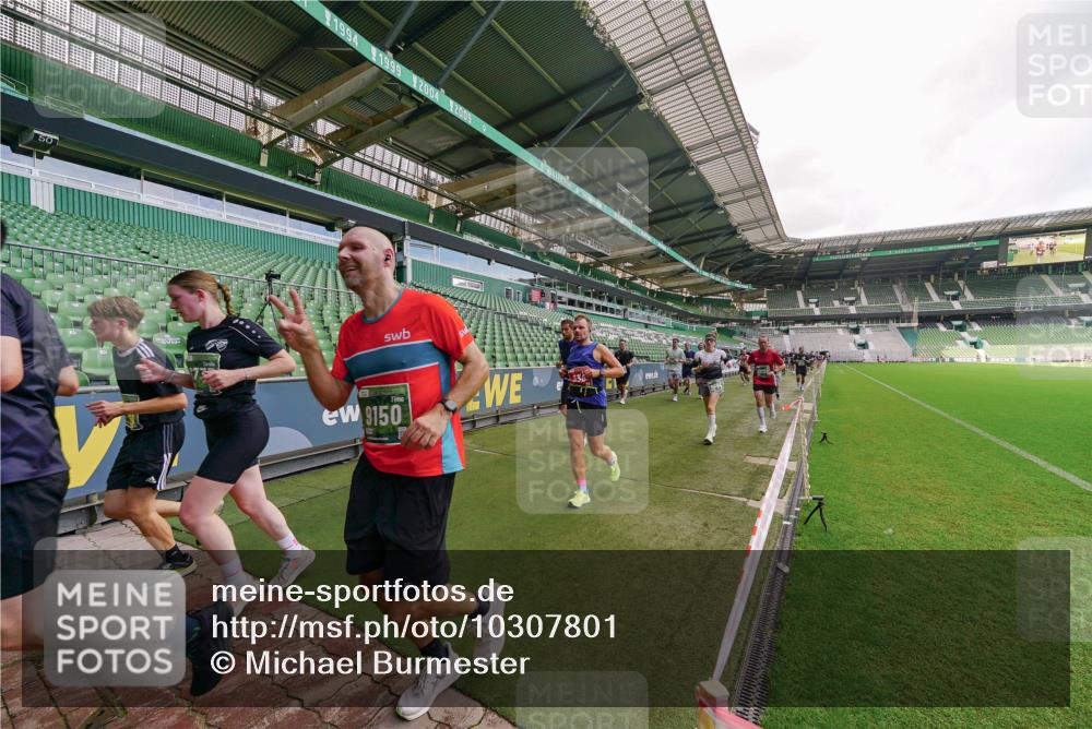 13.09.2026 - 21. swb-Marathon Bremen Michael Burmester http://msf.ph/oto/10307801 13.09.2026 13:02:42 Laufen im Stadion 150, 282, 531, 596, 722, 762, 930, 936, 940, 946, 1006, 1014, 1067, 1163, 1250, 1436, 1448, 1458, 1460, 1582, 1611, 1896, 2033, 2047, 2062, 2276, 2292, 2345, 2364, 2378, 2421, 2434, 2513, 2625, 2638, 2666, 2668, 2779, 2900, 2934, 2987, 3013, 3044, 3114, 3135, 3163, 3164, 3187, 3248, 3258, 3294, 3334, 3360, 3372, 3374, 3392, 3460, 3496, 3510, 3526, 3527, 3576, 3585, 3597, 3603, 3667, 3721, 3806, 3846, 3852, 3859, 3893, 3938, 3970, 3983, 4000, 4077, 4133, 4506, 4558 meine-sportfotos.de