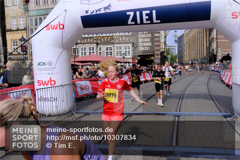 13.09.2026 - 21. swb-Marathon Bremen Tim E. http://msf.ph/oto/10307834 13.09.2026 10:51:06 Ziel 10267, 10537, 10764, 11076, 11087, 11170, 11753, 11961, 12004, 12052, 12070, 12179, 12309, 12351, 12488, 12560, 13544 meine-sportfotos.de