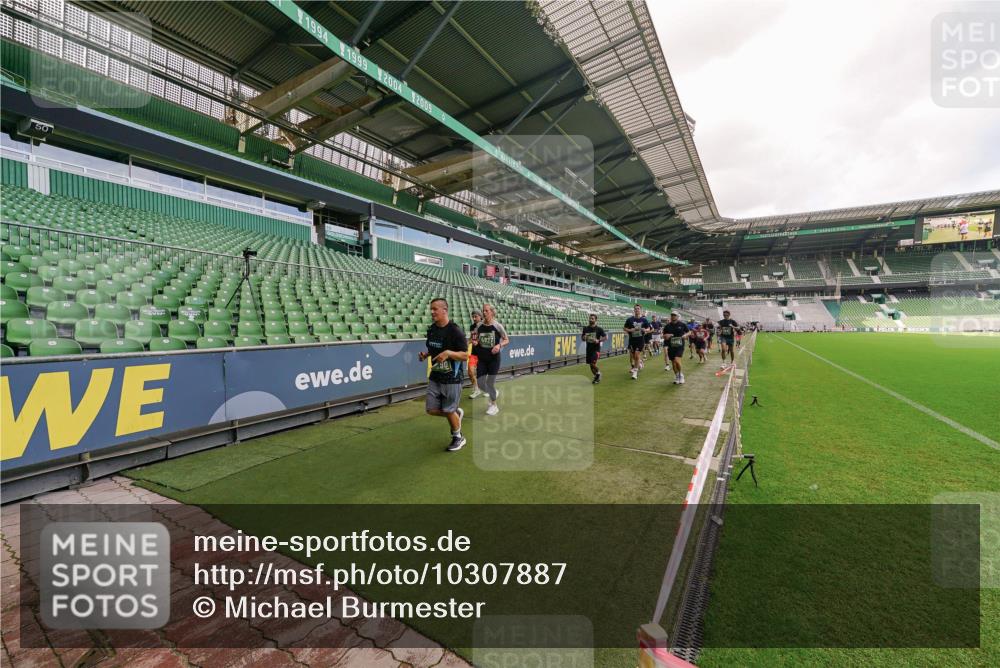 13.09.2026 - 21. swb-Marathon Bremen Michael Burmester http://msf.ph/oto/10307887 13.09.2026 13:02:52 Laufen im Stadion 150, 488, 531, 596, 722, 725, 762, 930, 936, 940, 946, 1006, 1014, 1067, 1163, 1250, 1436, 1458, 1460, 1611, 1771, 1896, 2033, 2047, 2062, 2223, 2276, 2292, 2345, 2364, 2378, 2421, 2434, 2513, 2625, 2638, 2666, 2668, 2779, 2900, 2934, 2977, 2987, 3013, 3044, 3114, 3135, 3163, 3164, 3187, 3248, 3258, 3294, 3334, 3360, 3392, 3402, 3460, 3496, 3510, 3527, 3576, 3585, 3597, 3603, 3618, 3667, 3721, 3806, 3846, 3852, 3859, 3893, 3938, 3970, 3983, 4000, 4077, 4133, 4506, 4558 meine-sportfotos.de