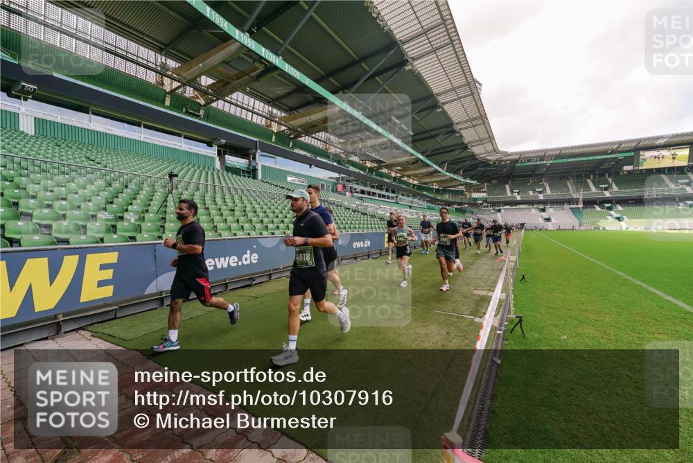 13.09.2026 - 21. swb-Marathon Bremen Michael Burmester http://msf.ph/oto/10307916 13.09.2026 13:02:54 Laufen im Stadion 150, 488, 531, 596, 722, 725, 762, 930, 936, 940, 946, 1006, 1014, 1067, 1163, 1250, 1436, 1458, 1460, 1611, 1771, 1896, 2033, 2047, 2062, 2223, 2276, 2292, 2345, 2364, 2378, 2421, 2434, 2513, 2625, 2638, 2666, 2668, 2779, 2900, 2934, 2977, 2987, 3013, 3044, 3114, 3135, 3163, 3164, 3187, 3248, 3258, 3294, 3334, 3360, 3392, 3402, 3460, 3496, 3510, 3527, 3576, 3585, 3597, 3603, 3618, 3667, 3721, 3806, 3846, 3852, 3859, 3893, 3938, 3970, 3983, 4000, 4077, 4133, 4506, 4558 meine-sportfotos.de