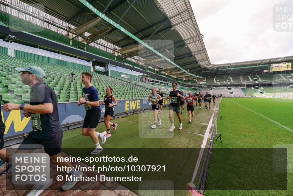 13.09.2026 - 21. swb-Marathon Bremen Michael Burmester http://msf.ph/oto/10307921 13.09.2026 13:02:55 Laufen im Stadion 150, 488, 531, 596, 722, 725, 762, 930, 936, 940, 946, 1006, 1014, 1067, 1163, 1250, 1436, 1458, 1460, 1611, 1771, 2033, 2047, 2062, 2223, 2276, 2292, 2345, 2364, 2378, 2421, 2434, 2513, 2625, 2638, 2666, 2668, 2779, 2900, 2934, 2977, 2987, 3013, 3044, 3114, 3135, 3163, 3164, 3187, 3248, 3258, 3294, 3334, 3360, 3392, 3402, 3460, 3496, 3510, 3527, 3576, 3585, 3597, 3603, 3618, 3667, 3721, 3806, 3846, 3852, 3859, 3893, 3938, 3970, 3983, 4000, 4077, 4133, 4506, 4558 meine-sportfotos.de