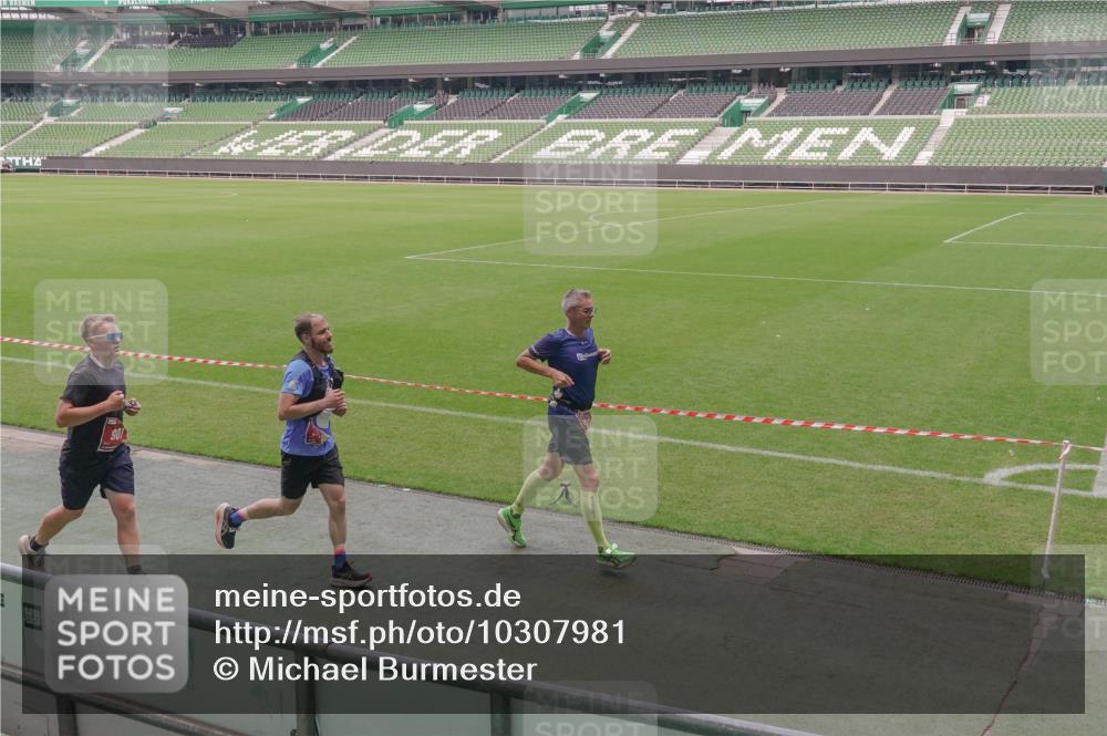 13.09.2026 - 21. swb-Marathon Bremen Michael Burmester http://msf.ph/oto/10307981 13.09.2026 12:38:54 Laufen im Stadion 277, 346, 807, 895, 901, 1090, 1118, 1248, 1320, 1323, 1472, 1576, 1587, 1604, 1717, 1751, 1758, 1795, 1800, 1852, 1911, 2049, 2099, 2141, 2352, 2585, 2670, 3080, 3606, 3744, 5160, 5163, 5912, 6112, 7650, 8077, 8081, 8467, 9399, 9522, 9617, 9630, 250, 272, 850, 1089, 1550, 1875, 1993, 4232, 7692, 8075, 13033 meine-sportfotos.de
