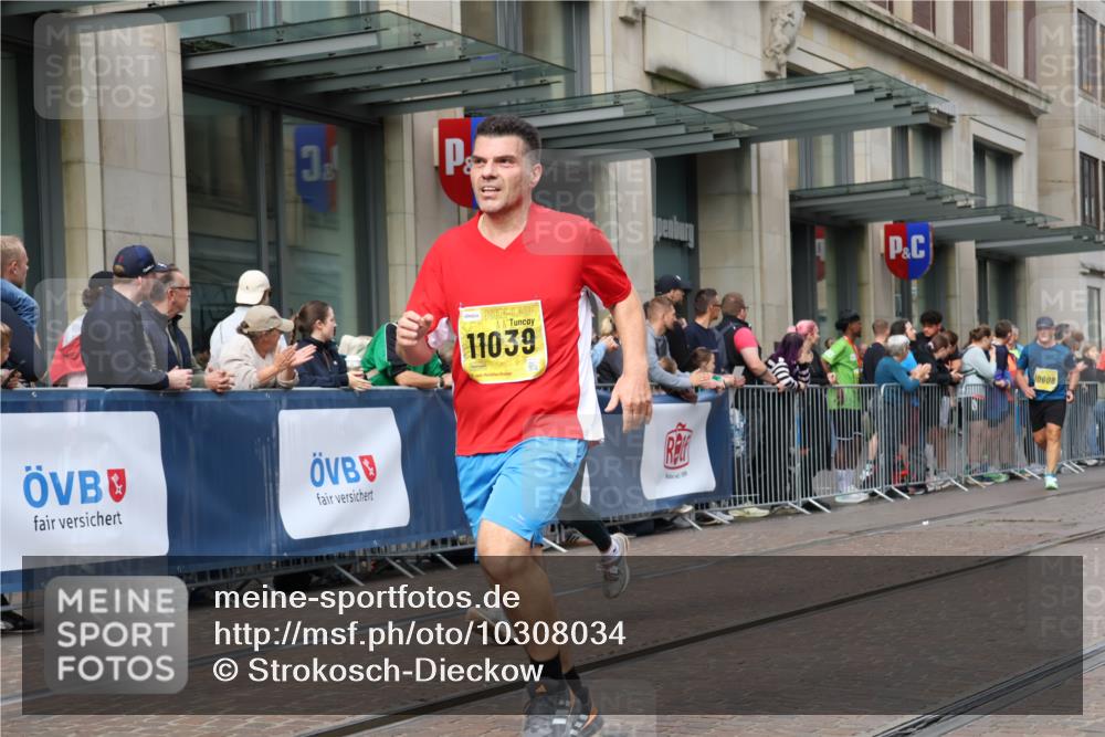 13.09.2026 - 21. swb-Marathon Bremen Strokosch-Dieckow http://msf.ph/oto/10308034 13.09.2026 10:54:27 Ziel 10589, 10608, 10646, 10704, 10901, 11040, 11174, 11389, 11569, 11874, 11889, 12038, 12313, 12519, 12800, 13526, 13592, 10067, 10146, 10359, 10410, 10503, 10577, 10631, 10749, 10765, 10837, 10884, 10996, 11039, 11099, 11118, 11329, 11361, 11476, 11593, 11765, 11843, 11989, 11998, 12265, 12328, 12467 meine-sportfotos.de