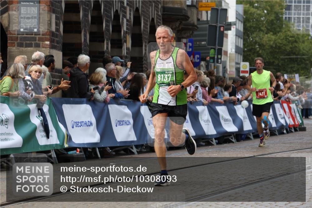 13.09.2026 - 21. swb-Marathon Bremen Strokosch-Dieckow http://msf.ph/oto/10308093 13.09.2026 13:01:39 Ziel 1411, 1619, 3019, 4118, 4328, 5996, 1614, 4696, 4739, 7950, 9137 meine-sportfotos.de