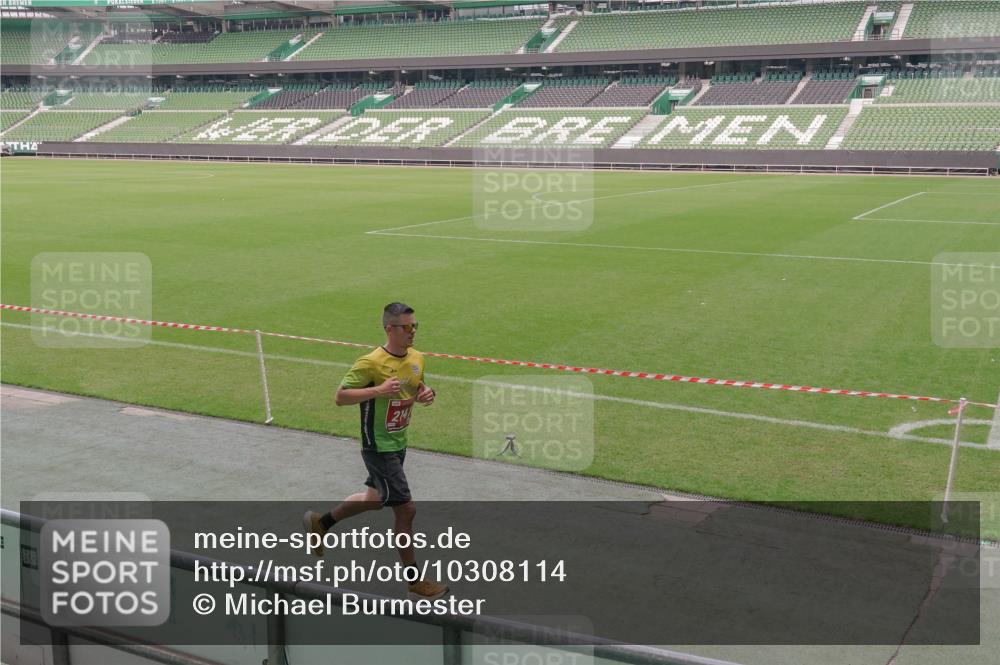 13.09.2026 - 21. swb-Marathon Bremen Michael Burmester http://msf.ph/oto/10308114 13.09.2026 12:39:06 Laufen im Stadion 277, 346, 807, 895, 901, 1118, 1248, 1320, 1323, 1472, 1508, 1576, 1587, 1604, 1717, 1751, 1758, 1795, 1800, 1852, 1911, 2049, 2099, 2141, 2352, 2670, 3080, 3606, 3744, 5160, 5163, 5912, 6112, 6630, 7650, 8077, 8081, 8467, 9399, 9522, 9617, 9630, 10034, 13080, 250, 272, 365, 850, 1089, 1288, 1550, 1875, 1993, 4232, 7692, 8075, 13033 meine-sportfotos.de