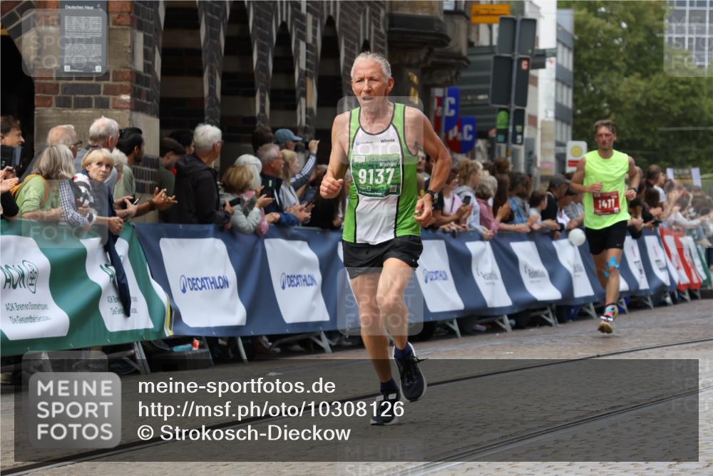 13.09.2026 - 21. swb-Marathon Bremen Strokosch-Dieckow http://msf.ph/oto/10308126 13.09.2026 13:01:39 Ziel 1411, 1619, 3019, 4118, 4328, 5996, 1614, 4696, 4739, 7950, 9137 meine-sportfotos.de