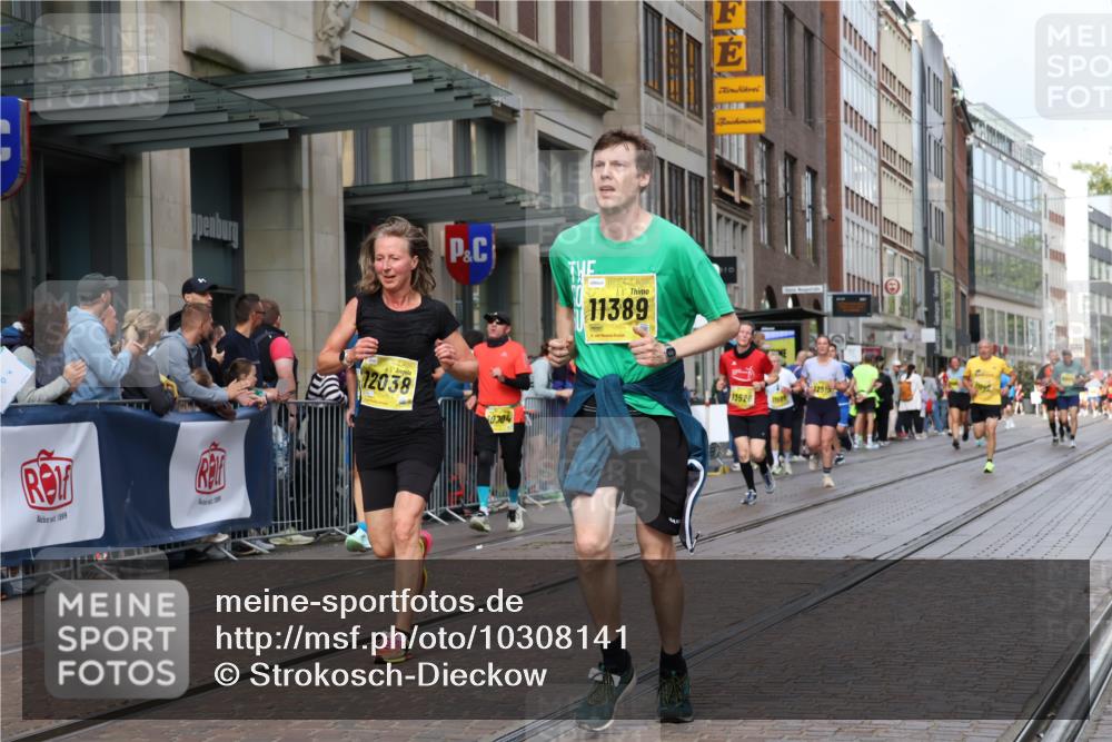 13.09.2026 - 21. swb-Marathon Bremen Strokosch-Dieckow http://msf.ph/oto/10308141 13.09.2026 10:54:29 Ziel 10589, 10608, 10646, 10704, 10901, 11040, 11174, 11389, 11569, 11620, 11860, 11874, 11889, 12038, 12313, 12519, 12800, 13526, 13592, 10067, 10146, 10359, 10410, 10503, 10577, 10631, 10749, 10765, 10837, 10884, 10996, 11039, 11099, 11118, 11329, 11361, 11389, 11476, 11593, 11765, 11843, 11989, 11998, 12265, 12328, 12467 meine-sportfotos.de