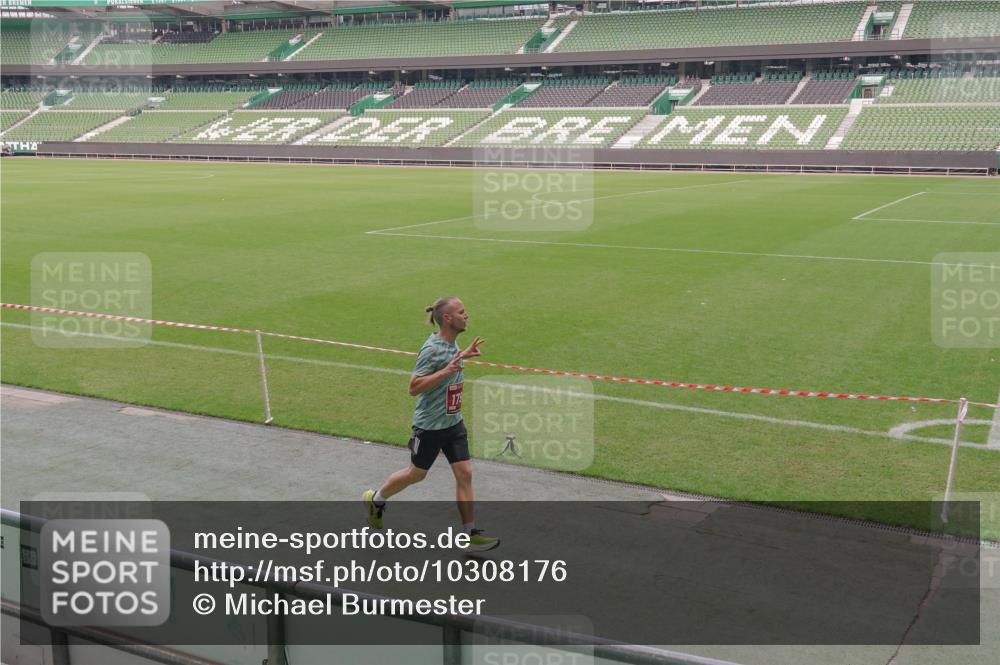 13.09.2026 - 21. swb-Marathon Bremen Michael Burmester http://msf.ph/oto/10308176 13.09.2026 12:39:25 Laufen im Stadion 277, 346, 453, 807, 895, 901, 1118, 1248, 1320, 1323, 1379, 1472, 1508, 1540, 1576, 1587, 1717, 1751, 1758, 1795, 1800, 1852, 1911, 2049, 2099, 2141, 2352, 2670, 3080, 3606, 3744, 5160, 5163, 5912, 6112, 6630, 7118, 7650, 8077, 8467, 9399, 9522, 9617, 9630, 10034, 13080, 365, 850, 1288, 1485, 1550, 1875, 1993, 4232, 7692, 7768, 8075, 13033 meine-sportfotos.de