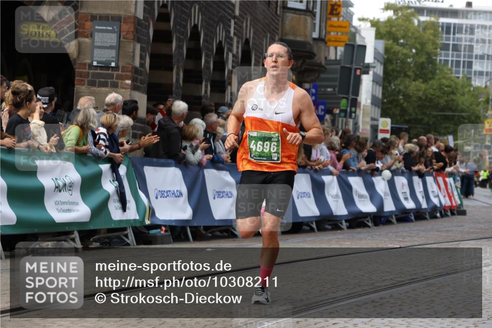 13.09.2026 - 21. swb-Marathon Bremen Strokosch-Dieckow http://msf.ph/oto/10308211 13.09.2026 13:01:46 Ziel 1411, 4118, 4328, 5996, 13063, 4696, 4739, 5601, 9233 meine-sportfotos.de