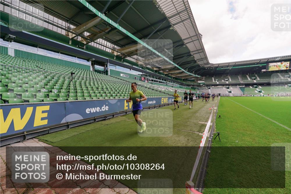 13.09.2026 - 21. swb-Marathon Bremen Michael Burmester http://msf.ph/oto/10308264 13.09.2026 13:03:39 Laufen im Stadion 209, 210, 488, 534, 596, 722, 725, 762, 881, 936, 940, 1014, 1250, 1343, 1458, 1460, 1479, 1611, 1649, 1653, 1771, 2223, 2276, 2364, 2369, 2378, 2421, 2434, 2513, 2625, 2668, 2779, 2851, 2872, 2891, 2900, 2934, 2977, 3028, 3114, 3135, 3258, 3360, 3402, 3425, 3454, 3460, 3496, 3510, 3521, 3576, 3579, 3585, 3597, 3603, 3618, 3721, 3796, 3846, 3852, 3859, 3893, 3909, 3938, 3970, 3983, 4000, 4077, 4133, 4506, 4558, 242 meine-sportfotos.de