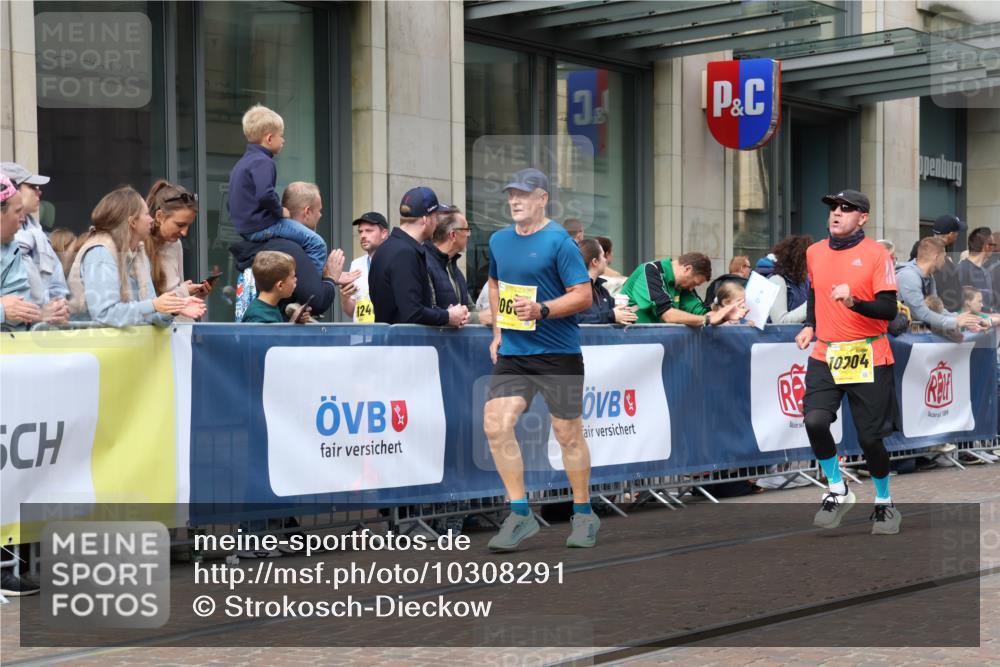13.09.2026 - 21. swb-Marathon Bremen Strokosch-Dieckow http://msf.ph/oto/10308291 13.09.2026 10:54:32 Ziel 10589, 10608, 10646, 10704, 10901, 11040, 11174, 11569, 11620, 11860, 11874, 11889, 11976, 12313, 12519, 12800, 13526, 13592, 10067, 10146, 10359, 10410, 10503, 10577, 10631, 10749, 10765, 10837, 10884, 10996, 11039, 11099, 11118, 11361, 11389, 11476, 11593, 11843, 11989, 12038, 12265, 12328, 12467 meine-sportfotos.de