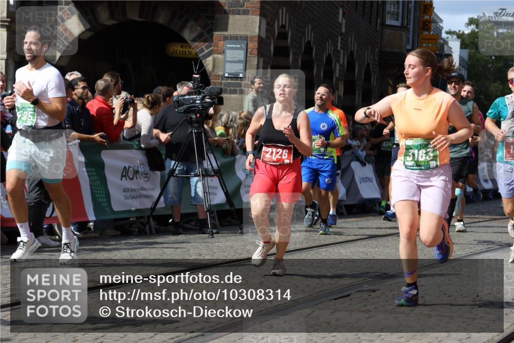 13.09.2026 - 21. swb-Marathon Bremen Strokosch-Dieckow http://msf.ph/oto/10308314 13.09.2026 13:30:27 Ziel 881, 1205, 1308, 1611, 1653, 1759, 1780, 1848, 1909, 1938, 2126, 2364, 3190, 4763, 5039, 5198, 5348, 5615, 5631, 6225, 6720, 6942, 6992, 6994, 7184, 7609, 7932, 7966, 8110, 8115, 8441, 8470, 9104, 9125, 9529, 625, 800, 834, 1067, 1926, 2369, 2452, 2723, 3163, 3425, 4206, 4332, 4342, 4415, 4425, 4748, 4757, 5506, 5551, 6134, 6343, 6347, 6523, 6988, 7253, 7567, 7645, 8116, 8117, 8762, 8878, 8966, 9011, 9108, 9692, 9695, 9699, 9825, 13090 meine-sportfotos.de