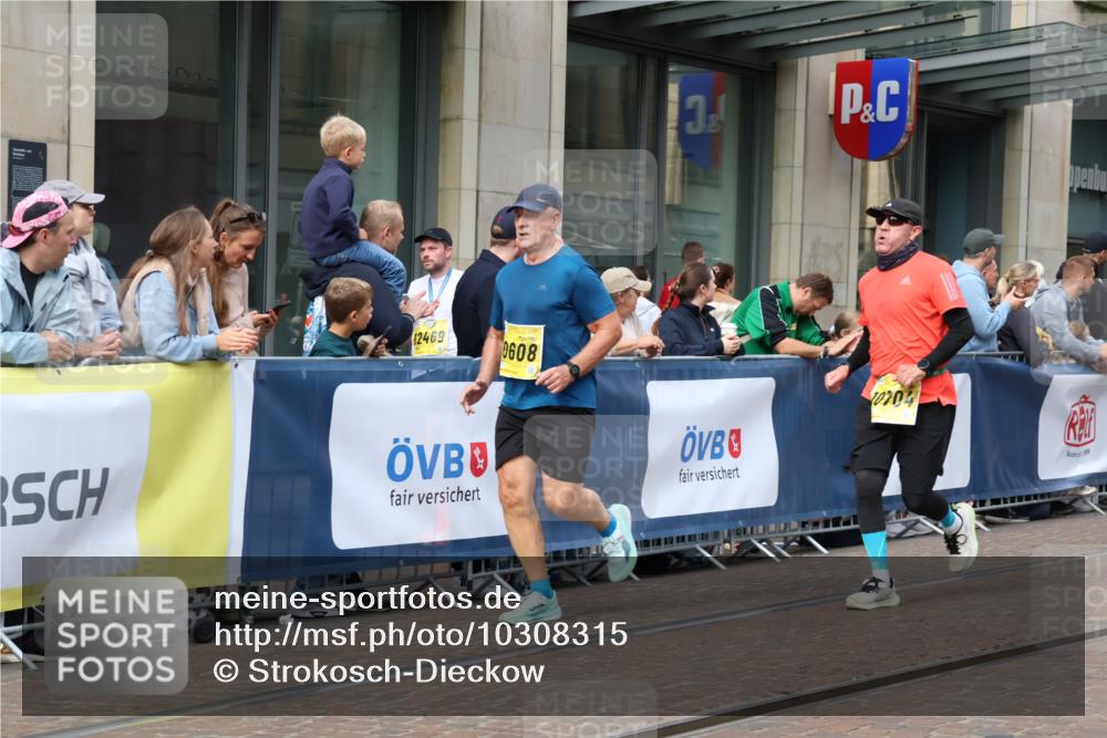 13.09.2026 - 21. swb-Marathon Bremen Strokosch-Dieckow http://msf.ph/oto/10308315 13.09.2026 10:54:32 Ziel 10589, 10608, 10646, 10704, 10901, 11040, 11174, 11569, 11620, 11860, 11874, 11889, 11976, 12313, 12519, 12800, 13526, 13592, 10067, 10146, 10359, 10410, 10503, 10577, 10631, 10749, 10765, 10837, 10884, 10996, 11039, 11099, 11118, 11361, 11389, 11476, 11593, 11843, 11989, 12038, 12265, 12328, 12467 meine-sportfotos.de