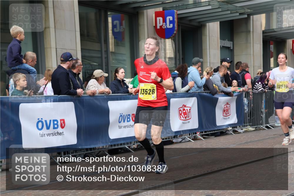 13.09.2026 - 21. swb-Marathon Bremen Strokosch-Dieckow http://msf.ph/oto/10308387 13.09.2026 10:54:34 Ziel 10589, 10608, 10646, 10704, 10901, 11040, 11174, 11569, 11620, 11860, 11874, 11889, 11976, 12313, 12519, 12800, 13526, 13592, 10067, 10146, 10359, 10410, 10503, 10577, 10631, 10704, 10749, 10765, 10837, 10884, 11039, 11099, 11118, 11389, 11476, 11593, 11843, 11989, 12038, 12265, 12328, 12467 meine-sportfotos.de