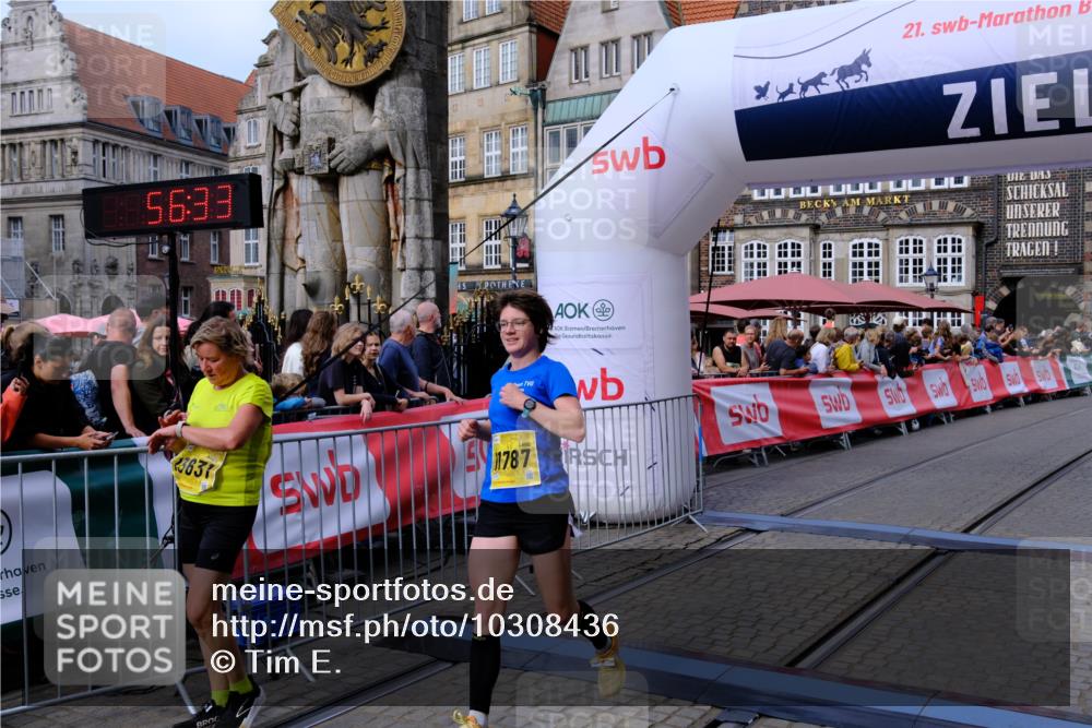 13.09.2026 - 21. swb-Marathon Bremen Tim E. http://msf.ph/oto/10308436 13.09.2026 10:51:50 Ziel 10334, 10348, 10381, 10544, 10763, 10825, 10862, 10984, 11145, 11787, 12329, 12424, 12548, 13631 meine-sportfotos.de