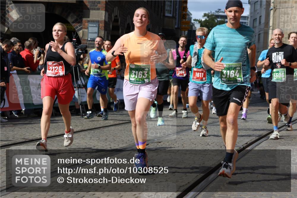 13.09.2026 - 21. swb-Marathon Bremen Strokosch-Dieckow http://msf.ph/oto/10308525 13.09.2026 13:30:28 Ziel 881, 1205, 1308, 1611, 1653, 1780, 1848, 1909, 1938, 2126, 2364, 3190, 4763, 5039, 5198, 5348, 5615, 5631, 6225, 6720, 6942, 6992, 6994, 7184, 7609, 7932, 7966, 8110, 8115, 8441, 8470, 9104, 9125, 9529, 625, 800, 834, 1067, 1926, 2369, 2452, 2723, 3425, 4206, 4332, 4342, 4415, 4425, 4748, 4757, 5506, 5551, 6134, 6343, 6347, 6523, 6988, 7253, 7567, 7645, 8116, 8762, 8878, 8966, 9011, 9108, 9692, 9695, 9699, 9825, 13090 meine-sportfotos.de