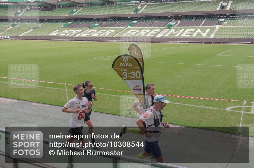 13.09.2026 - 21. swb-Marathon Bremen Michael Burmester http://msf.ph/oto/10308544 13.09.2026 12:40:35 Laufen im Stadion 126, 371, 453, 603, 640, 650, 671, 735, 744, 807, 862, 912, 957, 1136, 1336, 1379, 1381, 1508, 1540, 1571, 1614, 1795, 1797, 1800, 1852, 1860, 1901, 1930, 1950, 2049, 2099, 2986, 3744, 4381, 4399, 4795, 4936, 6201, 6630, 7118, 7671, 8065, 9065, 9329, 9630, 10034, 13080, 13224, 365, 466, 658, 850, 1090, 1288, 1385, 1485, 1583, 1604, 1754, 2073, 2585, 3617, 7244, 7768, 8075, 8729, 13033 meine-sportfotos.de