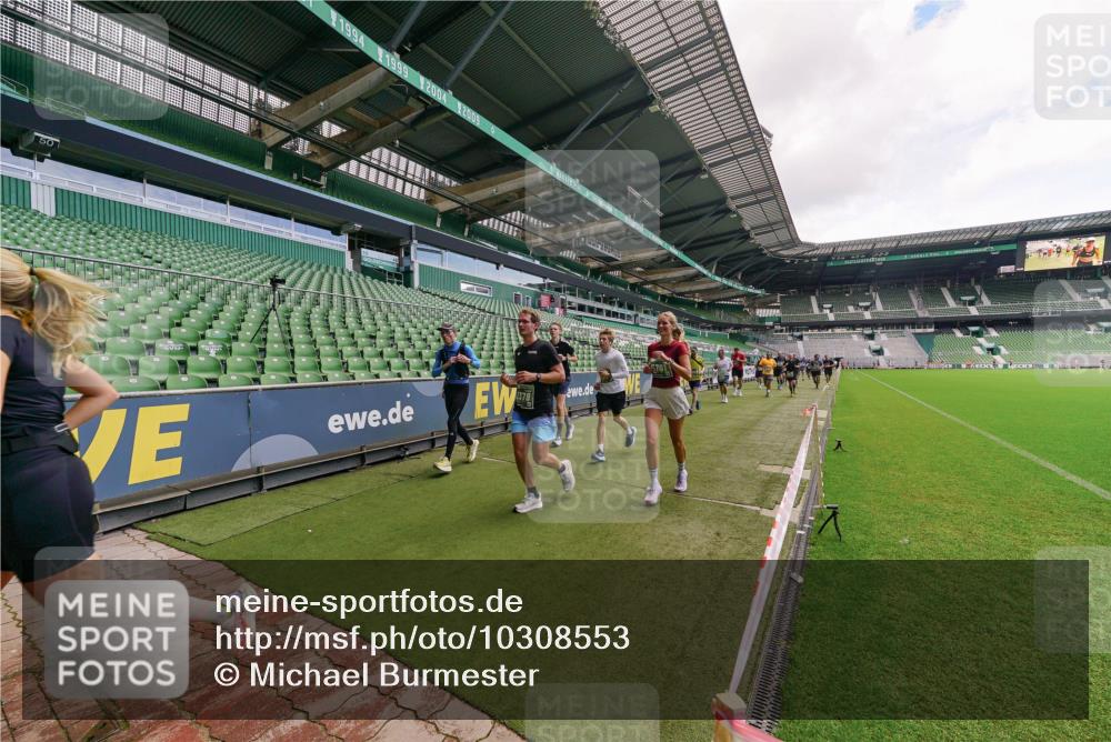 13.09.2026 - 21. swb-Marathon Bremen Michael Burmester http://msf.ph/oto/10308553 13.09.2026 13:04:21 Laufen im Stadion 178, 209, 210, 488, 534, 565, 596, 725, 762, 881, 940, 1014, 1239, 1307, 1343, 1373, 1456, 1458, 1460, 1479, 1611, 1627, 1649, 1653, 1656, 1687, 1771, 1780, 1914, 1932, 1941, 2023, 2089, 2126, 2223, 2369, 2430, 2434, 2452, 2513, 2625, 2723, 2851, 2867, 2872, 2891, 2910, 2919, 2934, 2957, 2959, 2977, 3028, 3135, 3217, 3320, 3343, 3360, 3402, 3419, 3425, 3454, 3460, 3510, 3521, 3579, 3597, 3618, 3796, 3846, 3859, 3909, 3970, 4077, 242 meine-sportfotos.de