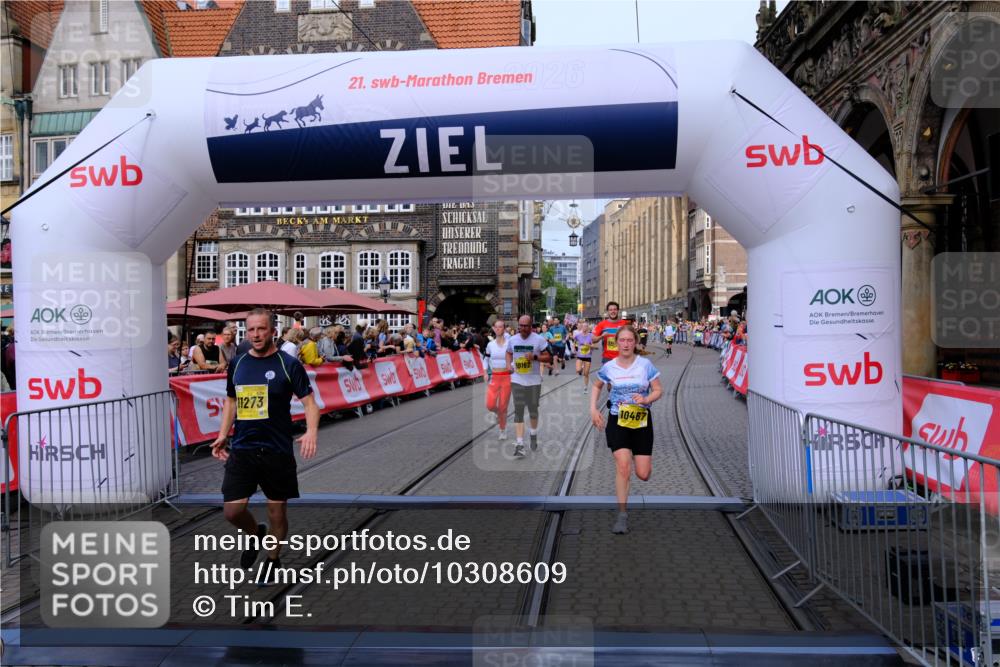 13.09.2026 - 21. swb-Marathon Bremen Tim E. http://msf.ph/oto/10308609 13.09.2026 10:51:59 Ziel 10162, 10183, 10281, 10334, 10348, 10467, 10641, 11145, 11273, 11542, 11685, 11733, 11777, 11787, 12329 meine-sportfotos.de