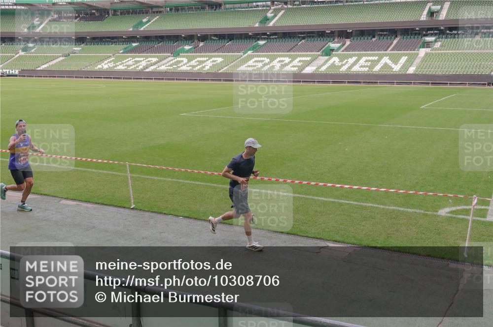 13.09.2026 - 21. swb-Marathon Bremen Michael Burmester http://msf.ph/oto/10308706 13.09.2026 12:40:56 Laufen im Stadion 126, 371, 453, 603, 640, 650, 671, 735, 744, 862, 912, 957, 1136, 1336, 1379, 1381, 1411, 1508, 1540, 1571, 1614, 1797, 1822, 1852, 1860, 1901, 1930, 1950, 2986, 3624, 3744, 4381, 4399, 4795, 4936, 6198, 6201, 6264, 6630, 7118, 7671, 8065, 9065, 9329, 9630, 10034, 13080, 13224, 346, 365, 466, 658, 895, 1090, 1118, 1288, 1385, 1485, 1583, 1604, 1754, 2073, 2141, 2352, 2585, 2670, 3606, 3617, 6112, 7244, 7650, 7768, 8729 meine-sportfotos.de