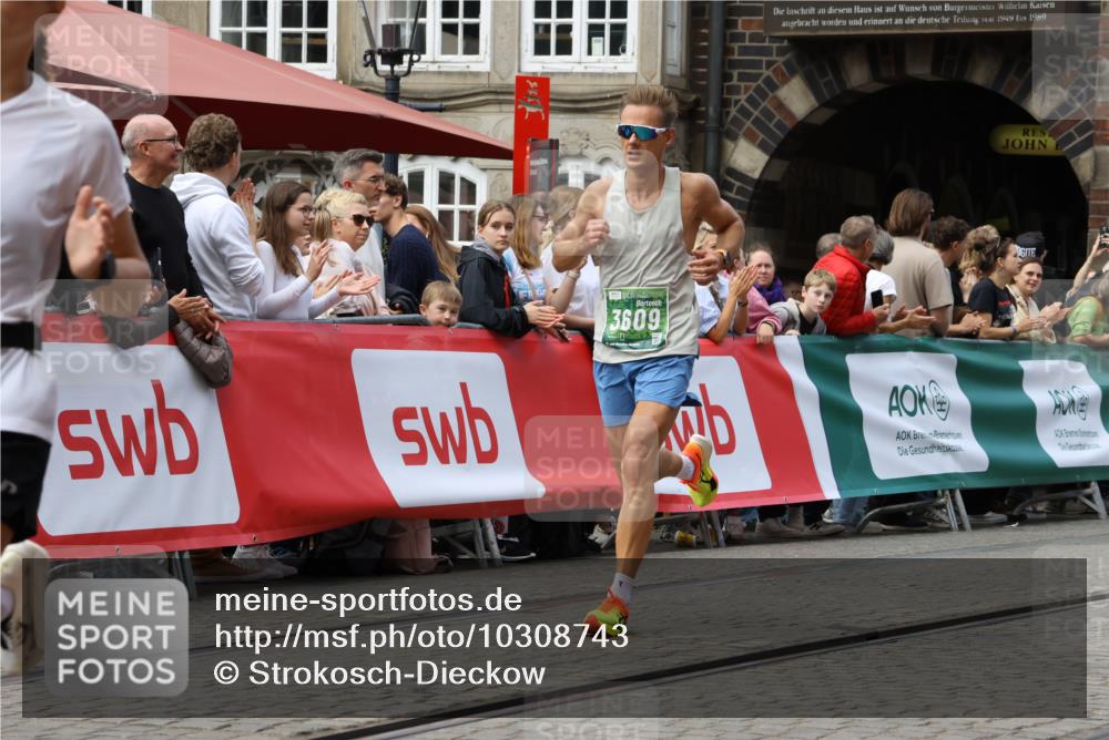 13.09.2026 - 21. swb-Marathon Bremen Strokosch-Dieckow http://msf.ph/oto/10308743 13.09.2026 13:02:33 Ziel 1667, 9583, 1795, 1850, 13237 meine-sportfotos.de
