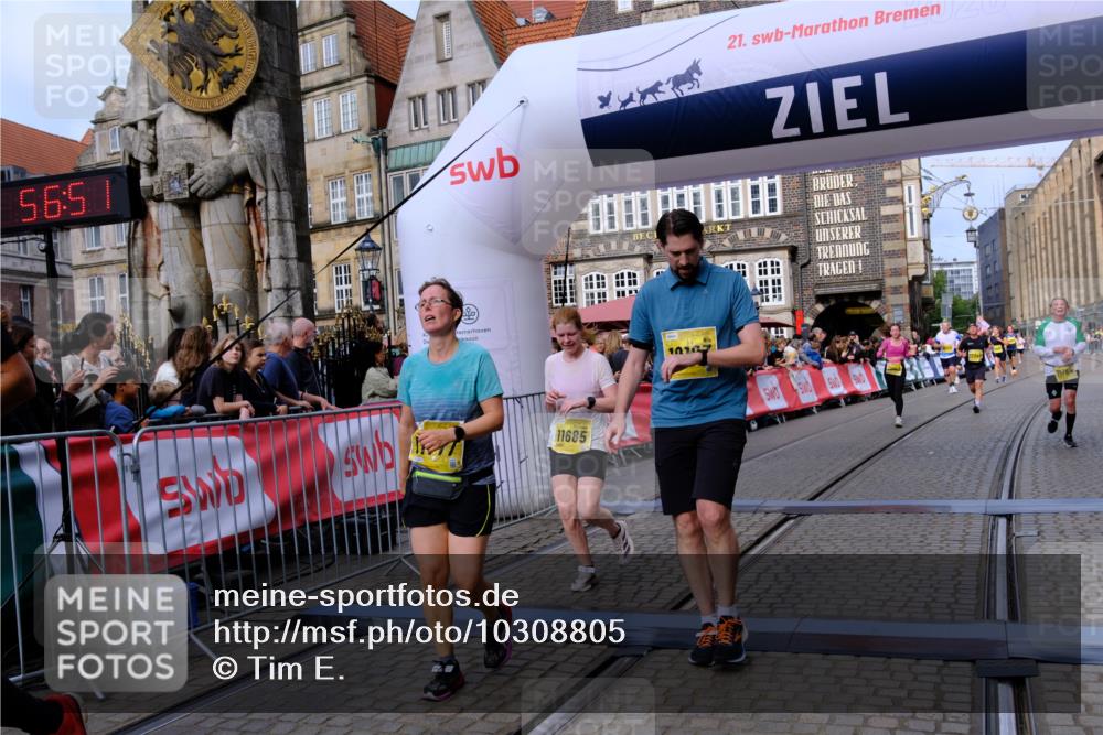 13.09.2026 - 21. swb-Marathon Bremen Tim E. http://msf.ph/oto/10308805 13.09.2026 10:52:07 Ziel 10162, 10183, 10218, 10281, 10348, 10467, 10641, 11273, 11277, 11285, 11542, 11685, 11733, 11777, 11784, 11962, 12329, 12349 meine-sportfotos.de
