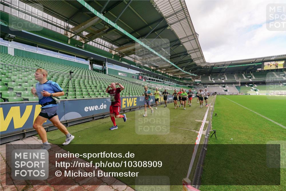 13.09.2026 - 21. swb-Marathon Bremen Michael Burmester http://msf.ph/oto/10308909 13.09.2026 13:04:55 Laufen im Stadion 178, 209, 210, 244, 323, 394, 488, 534, 536, 565, 647, 725, 881, 891, 900, 1073, 1239, 1243, 1307, 1308, 1343, 1373, 1380, 1456, 1479, 1627, 1649, 1653, 1656, 1687, 1771, 1780, 1914, 1932, 1941, 2023, 2089, 2126, 2223, 2241, 2265, 2301, 2369, 2430, 2452, 2602, 2723, 2742, 2764, 2851, 2867, 2872, 2891, 2910, 2919, 2957, 2959, 2977, 2985, 3028, 3030, 3217, 3278, 3320, 3343, 3402, 3419, 3425, 3444, 3454, 3485, 3521, 3579, 3618, 3796, 3909, 242 meine-sportfotos.de