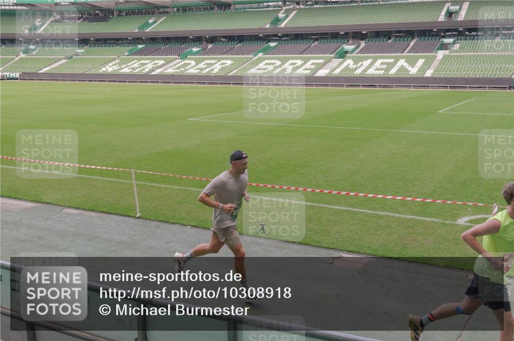 13.09.2026 - 21. swb-Marathon Bremen Michael Burmester http://msf.ph/oto/10308918 13.09.2026 12:41:42 Laufen im Stadion 126, 371, 603, 640, 650, 671, 735, 744, 862, 912, 957, 1136, 1336, 1381, 1411, 1571, 1614, 1619, 1667, 1797, 1822, 1850, 1860, 1862, 1901, 1930, 1950, 2094, 2986, 3368, 3624, 4381, 4399, 4795, 4936, 5672, 6198, 6201, 6264, 6929, 6991, 7141, 7671, 8065, 8311, 8383, 8394, 9065, 9329, 13224, 277, 346, 466, 658, 895, 901, 1090, 1118, 1248, 1320, 1323, 1385, 1472, 1576, 1587, 1604, 1717, 1751, 1754, 1911, 2141, 2352, 2585, 2670, 3080, 3606, 5160, 5163, 5912, 6112, 7650, 8729 meine-sportfotos.de