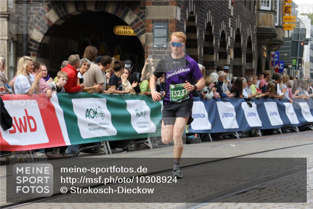 13.09.2026 - 21. swb-Marathon Bremen Strokosch-Dieckow http://msf.ph/oto/10308924 13.09.2026 13:02:40 Ziel 9583, 1381, 1850, 1862, 6918, 7265 meine-sportfotos.de