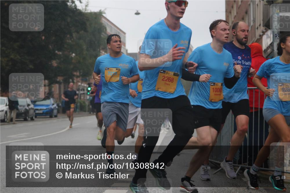 13.09.2026 - Kiel Lauf Markus Tischler http://msf.ph/oto/10308942 13.09.2026 10:33:27 Fleethörn 38, 2268, 1006, 1, 3, 926 meine-sportfotos.de