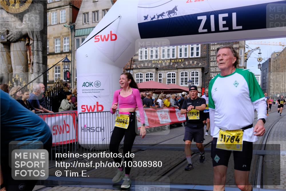 13.09.2026 - 21. swb-Marathon Bremen Tim E. http://msf.ph/oto/10308980 13.09.2026 10:52:12 Ziel 10162, 10183, 10218, 10281, 10641, 11277, 11285, 11376, 11542, 11555, 11685, 11733, 11777, 11784, 11869, 11877, 11962, 12349 meine-sportfotos.de