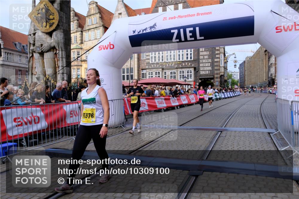 13.09.2026 - 21. swb-Marathon Bremen Tim E. http://msf.ph/oto/10309100 13.09.2026 10:52:19 Ziel 10218, 10588, 11277, 11285, 11376, 11487, 11555, 11784, 11869, 11877, 11962, 12349 meine-sportfotos.de