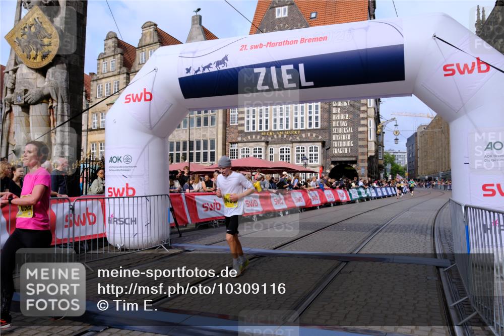 13.09.2026 - 21. swb-Marathon Bremen Tim E. http://msf.ph/oto/10309116 13.09.2026 10:52:23 Ziel 10218, 10588, 11277, 11285, 11371, 11376, 11487, 11555, 11869, 11877, 12349, 13578 meine-sportfotos.de