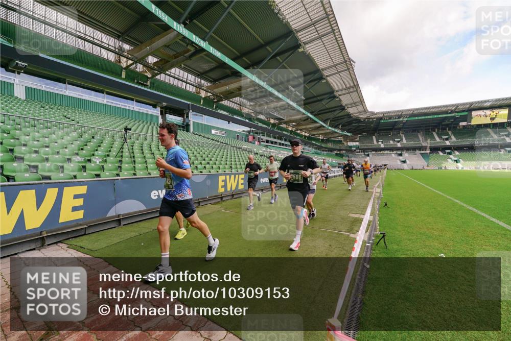 13.09.2026 - 21. swb-Marathon Bremen Michael Burmester http://msf.ph/oto/10309153 13.09.2026 13:05:25 Laufen im Stadion 178, 209, 217, 244, 323, 394, 430, 454, 534, 536, 565, 647, 784, 891, 900, 1073, 1239, 1243, 1274, 1307, 1308, 1373, 1380, 1456, 1533, 1581, 1627, 1653, 1656, 1687, 1780, 1914, 1932, 1941, 2023, 2076, 2089, 2126, 2241, 2244, 2265, 2301, 2310, 2355, 2369, 2393, 2430, 2452, 2464, 2602, 2723, 2742, 2764, 2867, 2872, 2891, 2910, 2919, 2957, 2959, 2985, 3028, 3030, 3055, 3217, 3278, 3320, 3343, 3419, 3425, 3444, 3485, 3521, 3796, 3909, 242 meine-sportfotos.de