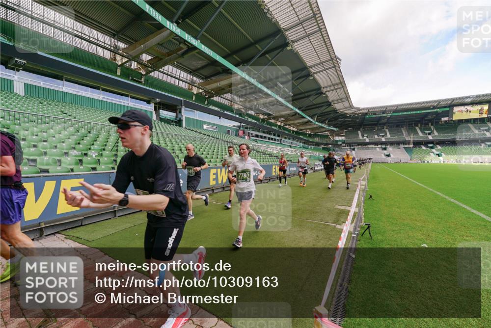 13.09.2026 - 21. swb-Marathon Bremen Michael Burmester http://msf.ph/oto/10309163 13.09.2026 13:05:26 Laufen im Stadion 109, 178, 217, 244, 323, 394, 430, 454, 534, 536, 565, 647, 784, 891, 900, 1073, 1239, 1243, 1274, 1307, 1308, 1373, 1380, 1456, 1533, 1581, 1627, 1653, 1656, 1687, 1780, 1914, 1932, 1941, 2023, 2076, 2089, 2126, 2241, 2244, 2265, 2301, 2310, 2355, 2369, 2393, 2430, 2452, 2464, 2602, 2723, 2742, 2764, 2867, 2872, 2891, 2910, 2919, 2957, 2959, 2985, 3028, 3030, 3055, 3217, 3278, 3320, 3343, 3419, 3425, 3444, 3485, 3521, 3796, 3909, 242 meine-sportfotos.de