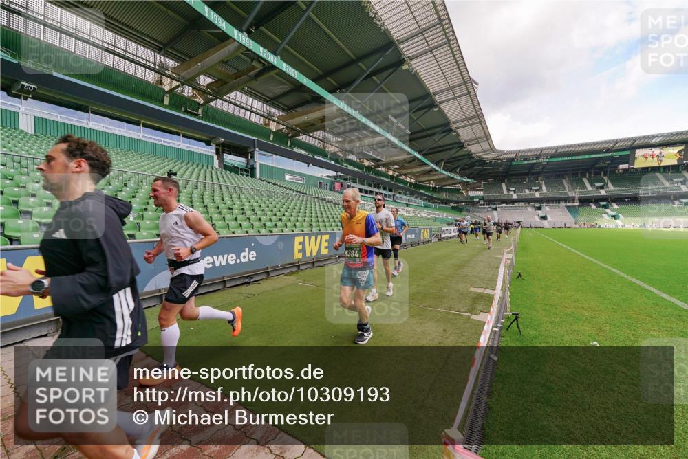 13.09.2026 - 21. swb-Marathon Bremen Michael Burmester http://msf.ph/oto/10309193 13.09.2026 13:05:29 Laufen im Stadion 109, 178, 217, 244, 287, 323, 394, 430, 454, 534, 536, 565, 578, 613, 647, 784, 891, 900, 1073, 1239, 1243, 1274, 1307, 1308, 1373, 1380, 1456, 1533, 1581, 1627, 1656, 1687, 1780, 1914, 1932, 1941, 2023, 2076, 2089, 2126, 2241, 2244, 2265, 2301, 2310, 2355, 2369, 2393, 2430, 2452, 2464, 2602, 2723, 2742, 2764, 2867, 2872, 2891, 2910, 2919, 2957, 2959, 2985, 3028, 3030, 3055, 3217, 3278, 3320, 3343, 3419, 3425, 3444, 3485, 3521, 3796, 3909 meine-sportfotos.de
