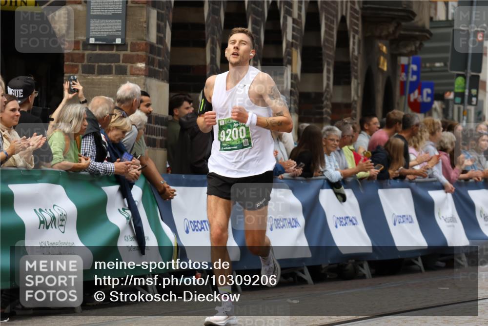13.09.2026 - 21. swb-Marathon Bremen Strokosch-Dieckow http://msf.ph/oto/10309206 13.09.2026 13:03:02 Ziel 1795, 1850, 3609, 6918, 7841, 13237, 7206, 7478, 8028, 8756, 9200 meine-sportfotos.de