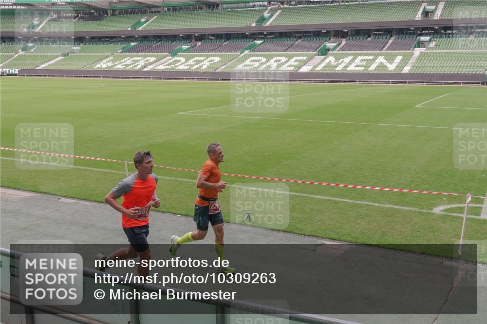 13.09.2026 - 21. swb-Marathon Bremen Michael Burmester http://msf.ph/oto/10309263 13.09.2026 12:42:31 Laufen im Stadion 439, 749, 1009, 1223, 1224, 1411, 1562, 1619, 1667, 1712, 1745, 1797, 1822, 1850, 1862, 1879, 1921, 2094, 2207, 2651, 2683, 2986, 3251, 3368, 3584, 3624, 3688, 4096, 4399, 4795, 4847, 5316, 5663, 5672, 5828, 6198, 6264, 6359, 6929, 6991, 7141, 8065, 8311, 8383, 8394, 8689, 8749, 8994, 9065, 9120, 9200, 9533, 277, 346, 807, 895, 901, 1118, 1248, 1320, 1323, 1472, 1576, 1587, 1604, 1717, 1751, 1911, 2141, 2352, 2670, 3080, 3606, 5160, 5163, 5912, 6112, 7650 meine-sportfotos.de