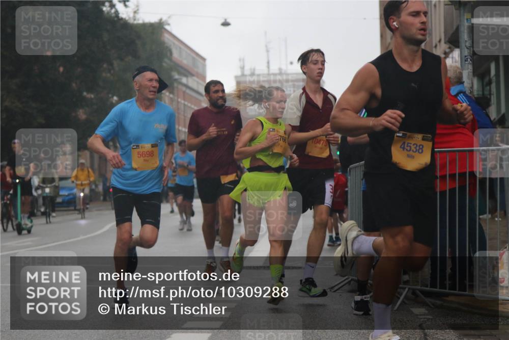 13.09.2026 - Kiel Lauf Markus Tischler http://msf.ph/oto/10309288 13.09.2026 10:34:01 Fleethörn 1975, 766, 39, 5698, 10475, 39, 4538 meine-sportfotos.de