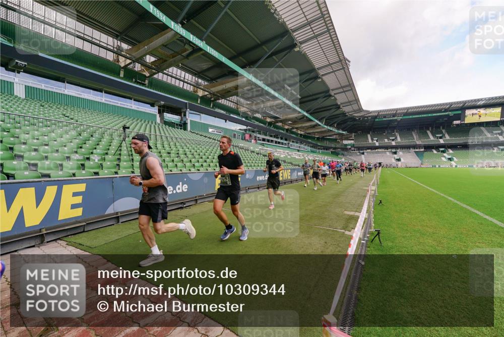 13.09.2026 - 21. swb-Marathon Bremen Michael Burmester http://msf.ph/oto/10309344 13.09.2026 13:05:45 Laufen im Stadion 109, 178, 217, 244, 287, 303, 323, 394, 430, 454, 536, 565, 578, 613, 647, 784, 891, 900, 1073, 1239, 1243, 1274, 1307, 1308, 1365, 1373, 1380, 1456, 1533, 1574, 1581, 1627, 1656, 1687, 1780, 1823, 1909, 1914, 1932, 1941, 2023, 2076, 2089, 2126, 2241, 2244, 2265, 2275, 2301, 2310, 2355, 2356, 2393, 2430, 2452, 2464, 2602, 2723, 2742, 2764, 2867, 2872, 2902, 2910, 2919, 2957, 2959, 2985, 3030, 3055, 3217, 3278, 3320, 3343, 3419, 3444, 3485, 3909 meine-sportfotos.de