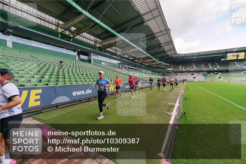 13.09.2026 - 21. swb-Marathon Bremen Michael Burmester http://msf.ph/oto/10309387 13.09.2026 13:05:50 Laufen im Stadion 109, 178, 217, 244, 287, 303, 323, 394, 430, 454, 536, 565, 578, 613, 647, 784, 891, 900, 1073, 1205, 1239, 1243, 1274, 1307, 1308, 1365, 1373, 1380, 1456, 1533, 1574, 1581, 1627, 1656, 1687, 1780, 1823, 1848, 1909, 1914, 1932, 1941, 2023, 2076, 2089, 2126, 2241, 2244, 2265, 2275, 2301, 2310, 2355, 2356, 2393, 2430, 2452, 2464, 2602, 2723, 2742, 2764, 2867, 2872, 2902, 2910, 2919, 2957, 2959, 2985, 3030, 3055, 3217, 3278, 3320, 3343, 3419, 3444, 3485, 3909 meine-sportfotos.de