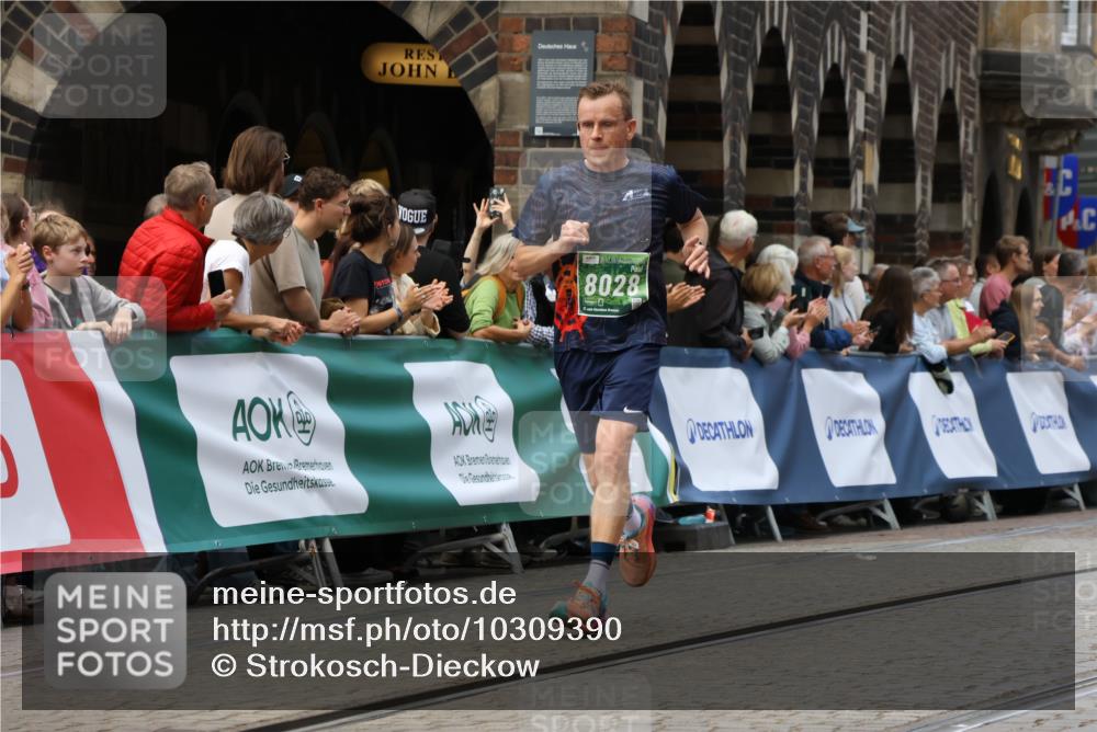 13.09.2026 - 21. swb-Marathon Bremen Strokosch-Dieckow http://msf.ph/oto/10309390 13.09.2026 13:03:11 Ziel 1381, 1795, 1850, 1862, 6918, 7265, 8319, 8325, 8331, 13237, 1372, 7206, 7478, 7715, 8028 meine-sportfotos.de